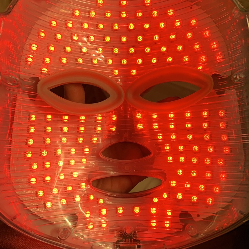 Rejuven LED Mask - Picture 4 of 6